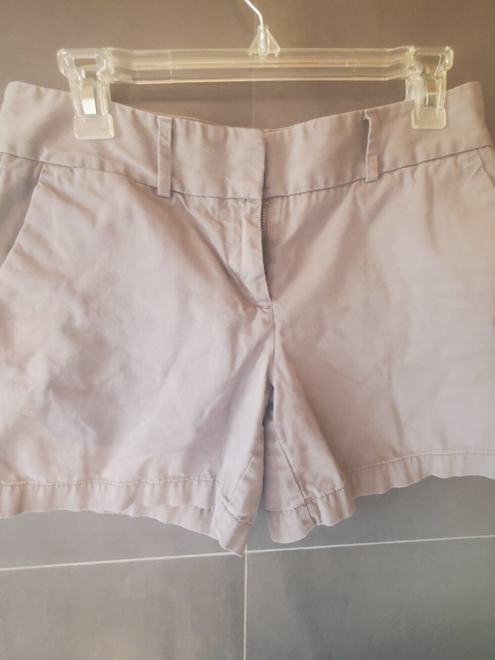 Ann Taylor Loft walking short size 4